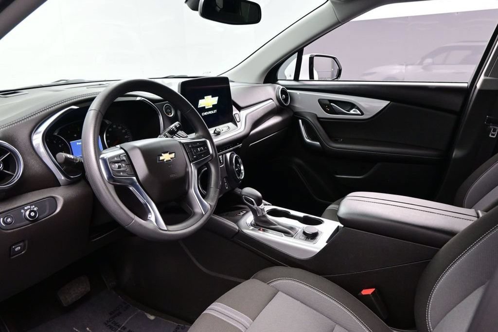 New 2025 Chevrolet Blazer LT w/ Convenience Package FWD image 8