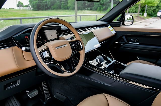 New 2026 Land Rover Range Rover Sport Dynamic SE AWD/4WD image 2