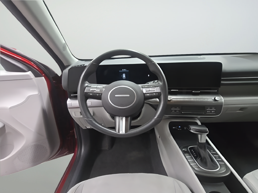 Used 2025 Hyundai Kona SEL FWD image 30