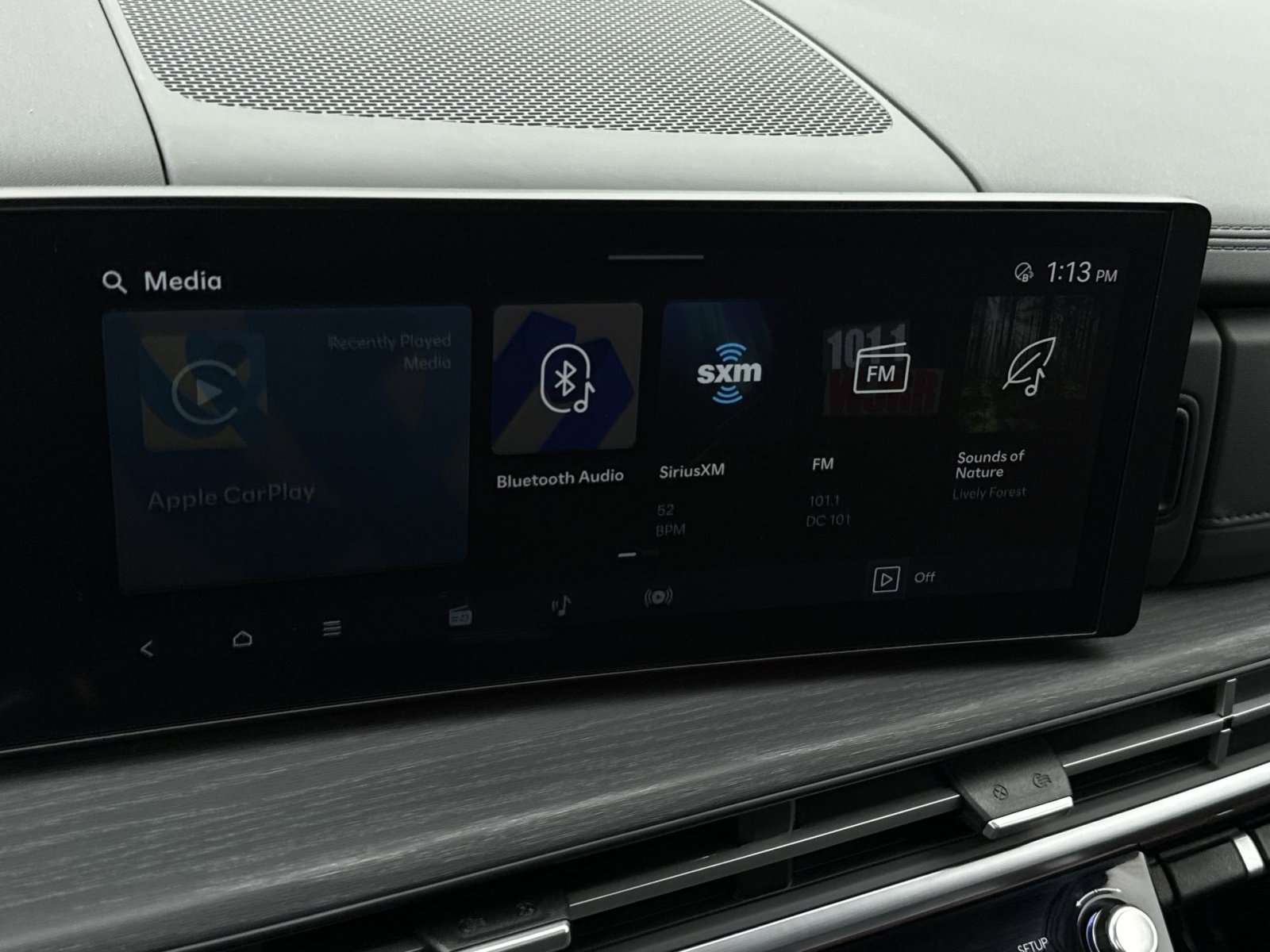 Certified 2025 Hyundai Santa Fe Limited image 18