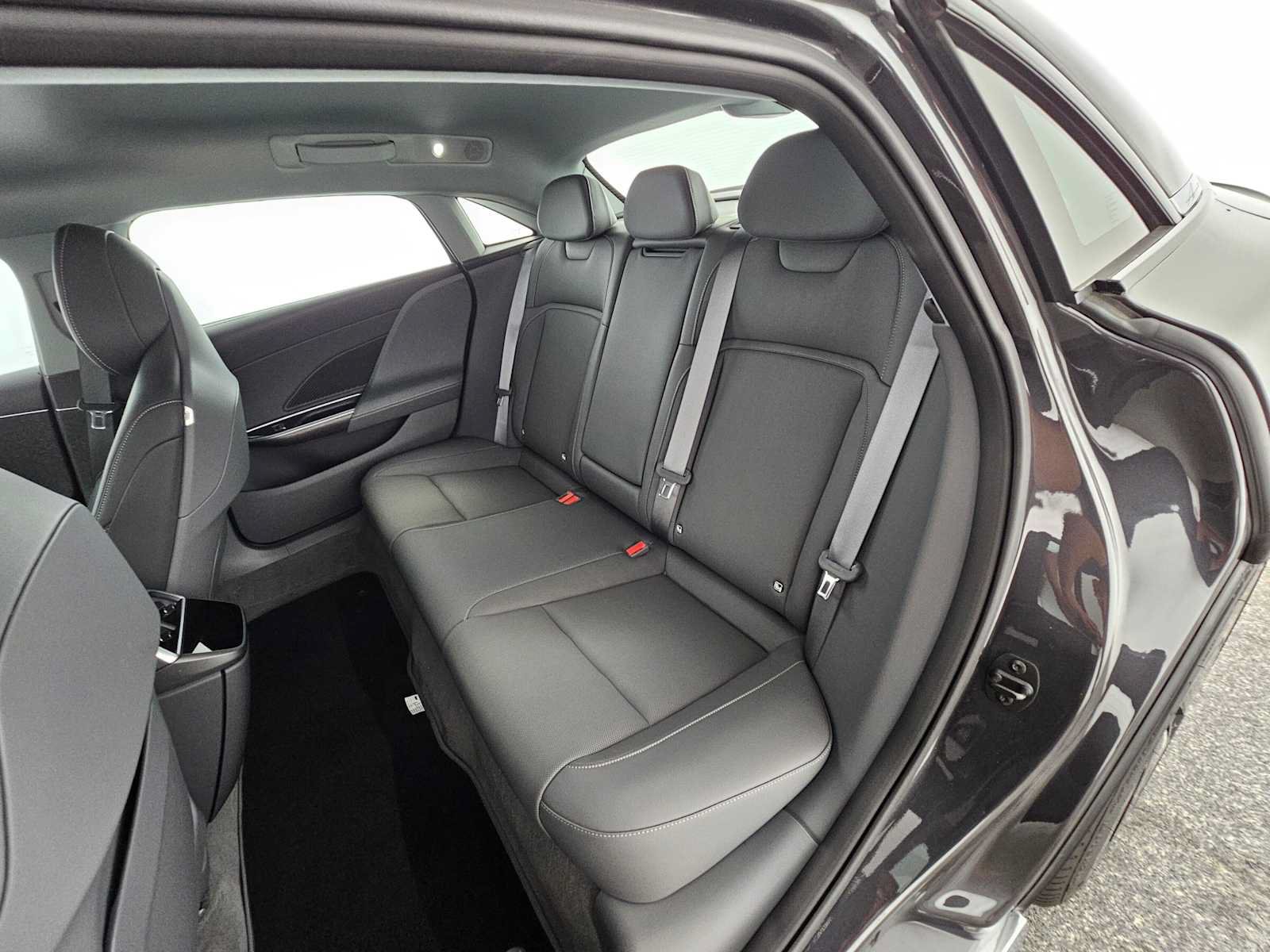 Used 2025 Lucid Air Touring AWD/4WD image 17