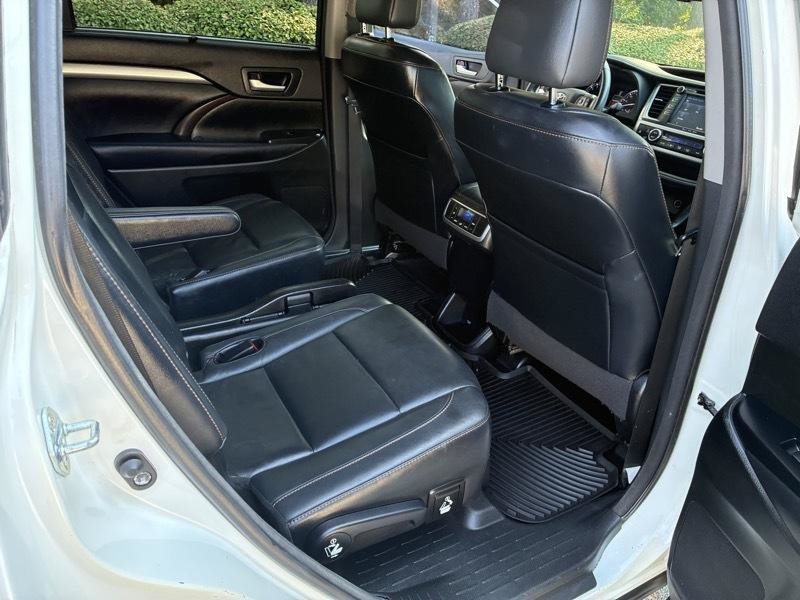 Used 2016 Toyota Highlander XLE FWD image 37
