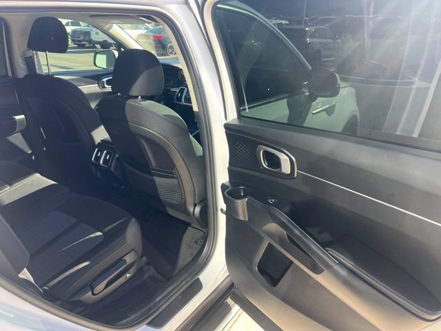Used 2022 Kia Sorento LX AWD/4WD image 24