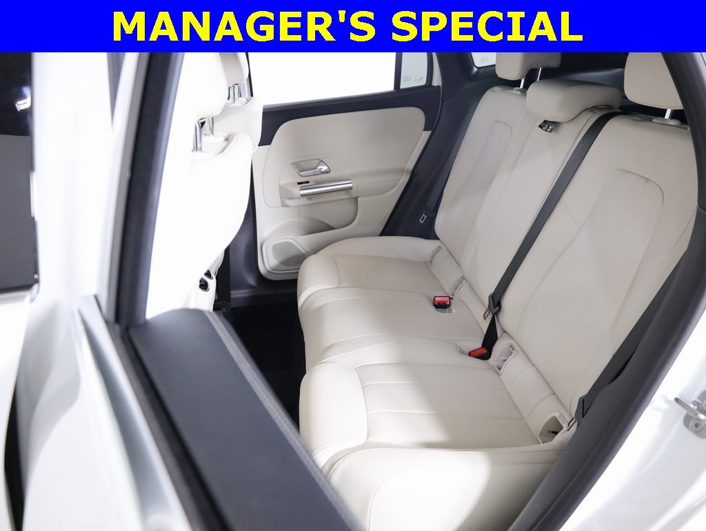 Used 2025 Mercedes-Benz GLA 250 4MATIC image 33