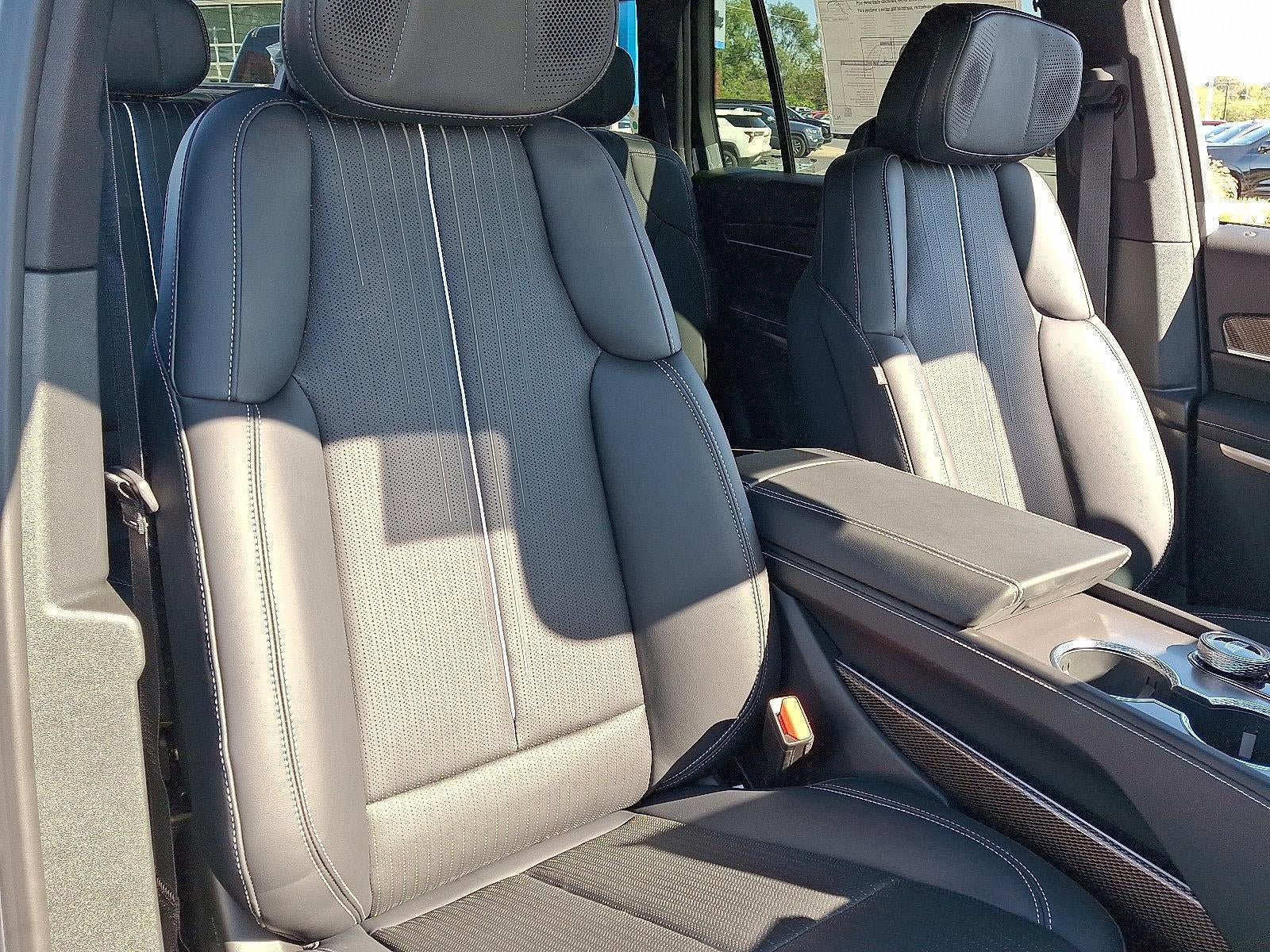 New 2027 Cadillac Vistiq Sport w/ LPO, Premium Carpet Package AWD/4WD image 19