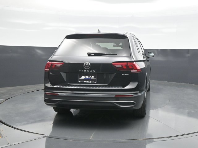 Used 2024 Volkswagen Tiguan SE AWD/4WD image 6