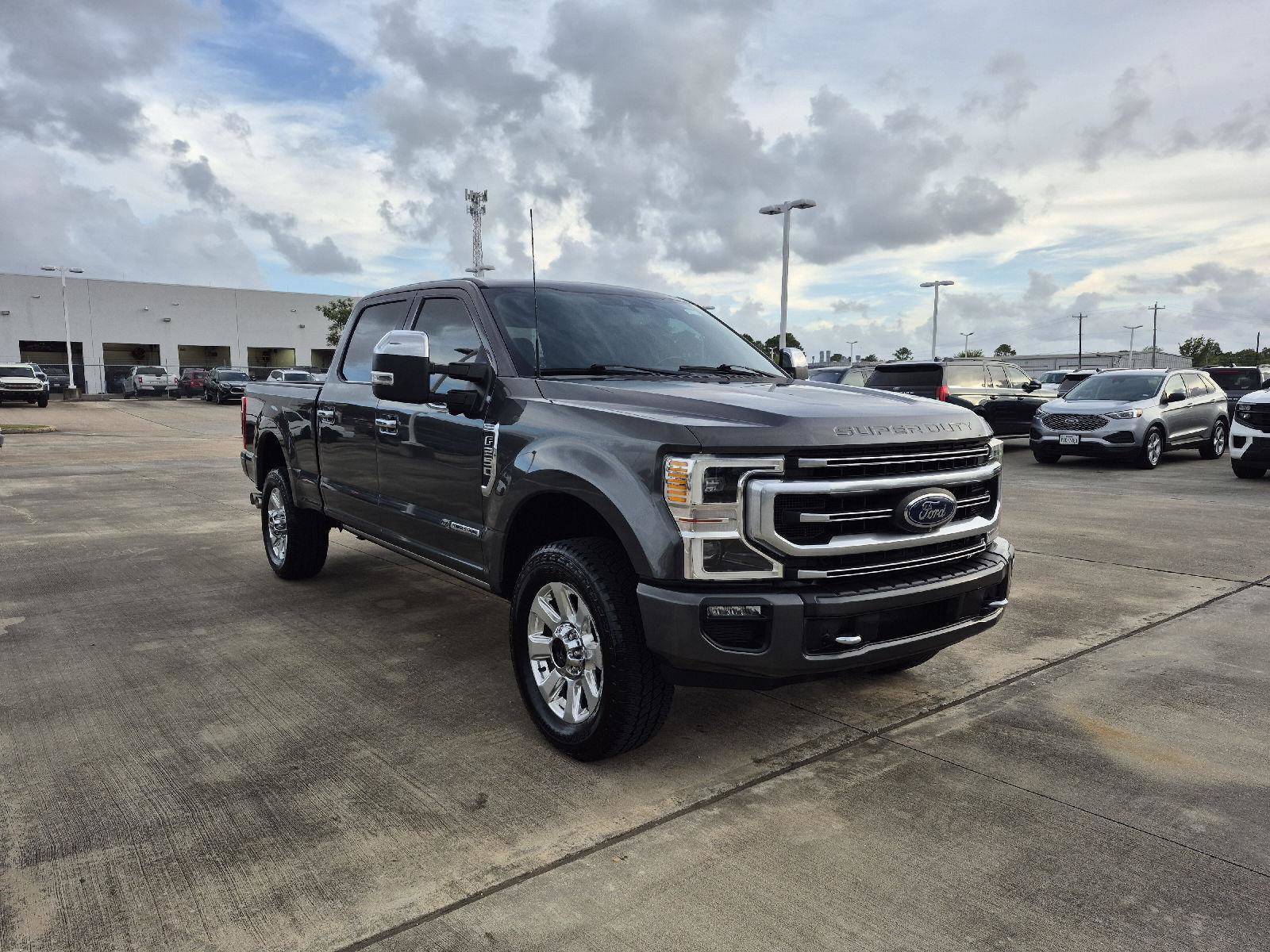Certified 2020 Ford F250 Platinum w/ FX4 Off-Road Package AWD/4WD image 19