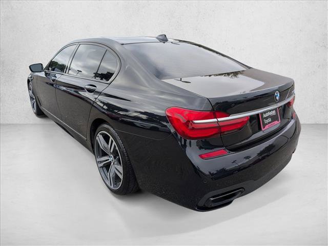 Used 2019 BMW 750i w/ M Sport Package RWD image 8