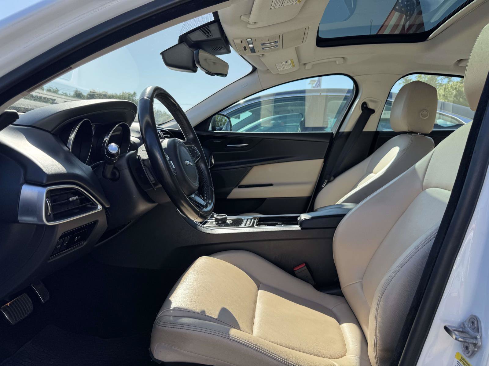 Used 2019 Jaguar XE Premium AWD/4WD image 12