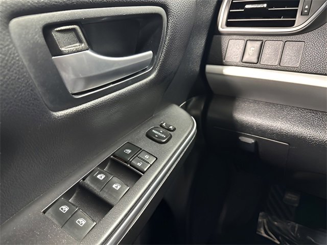 Used 2017 Toyota Camry SE image 16