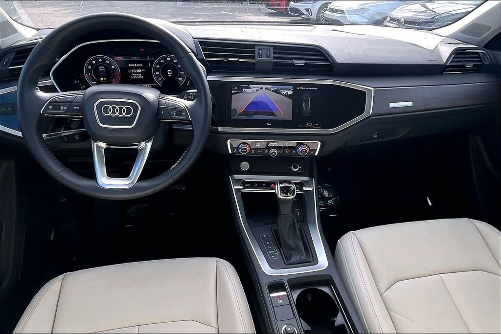 Used 2020 Audi Q3 2.0T Premium Plus w/ Premium Plus Package image 3