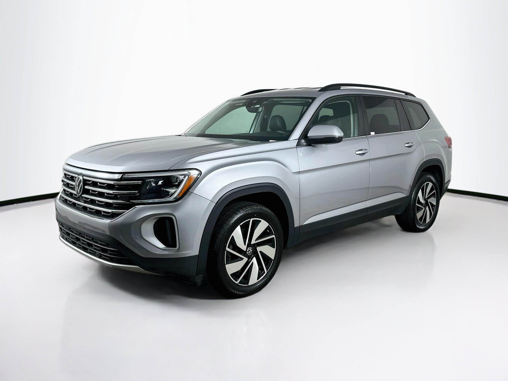 Used 2025 Volkswagen Atlas SE FWD image 3