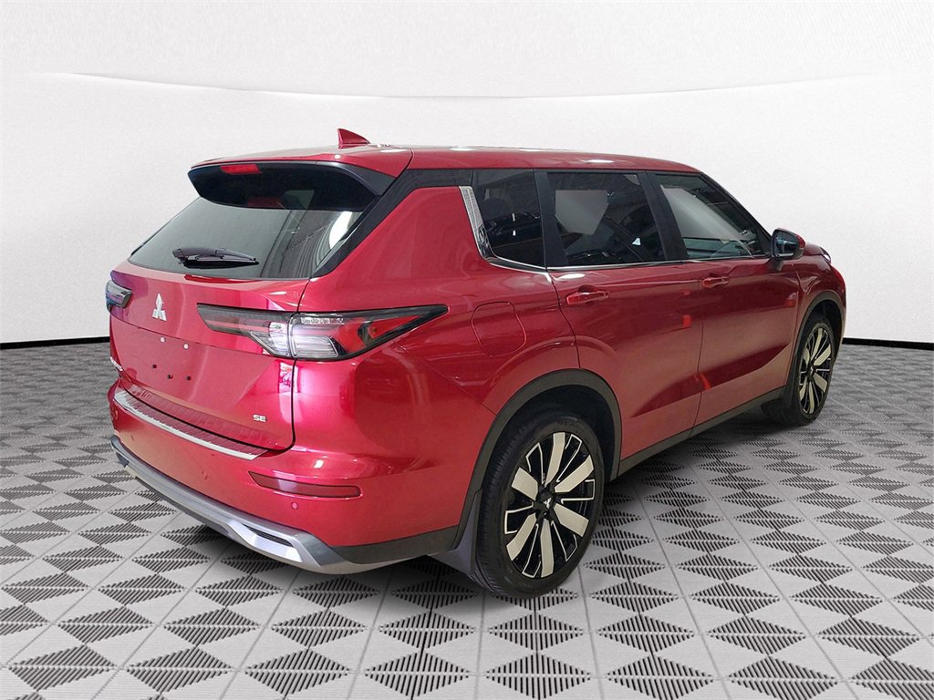New 2025 Mitsubishi Outlander SE image 6