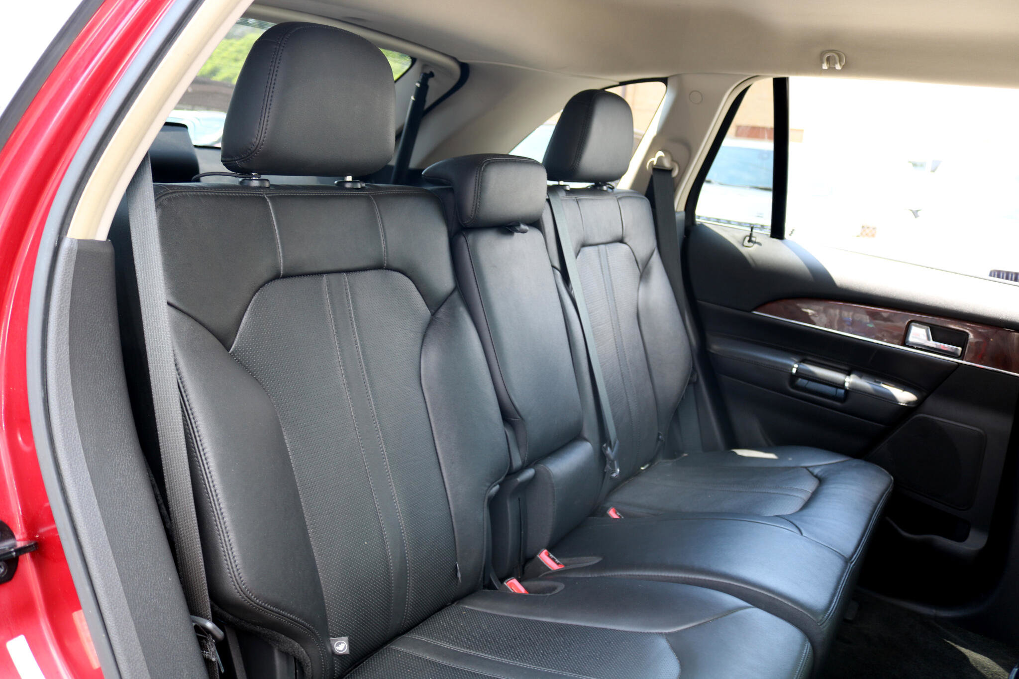 Used 2015 Lincoln MKX FWD w/ Walnut Swirl Wood Package image 41