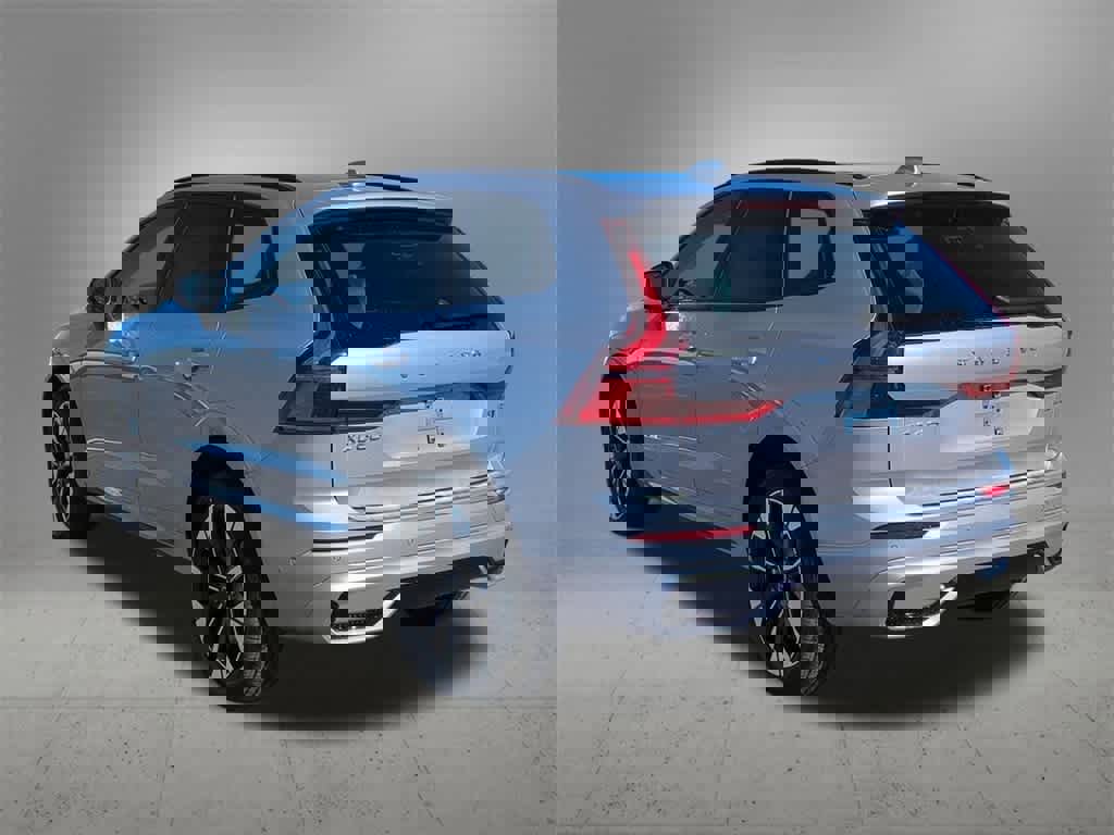 New 2026 Volvo XC60 B5 Plus w/ Protection Package Premier image 4