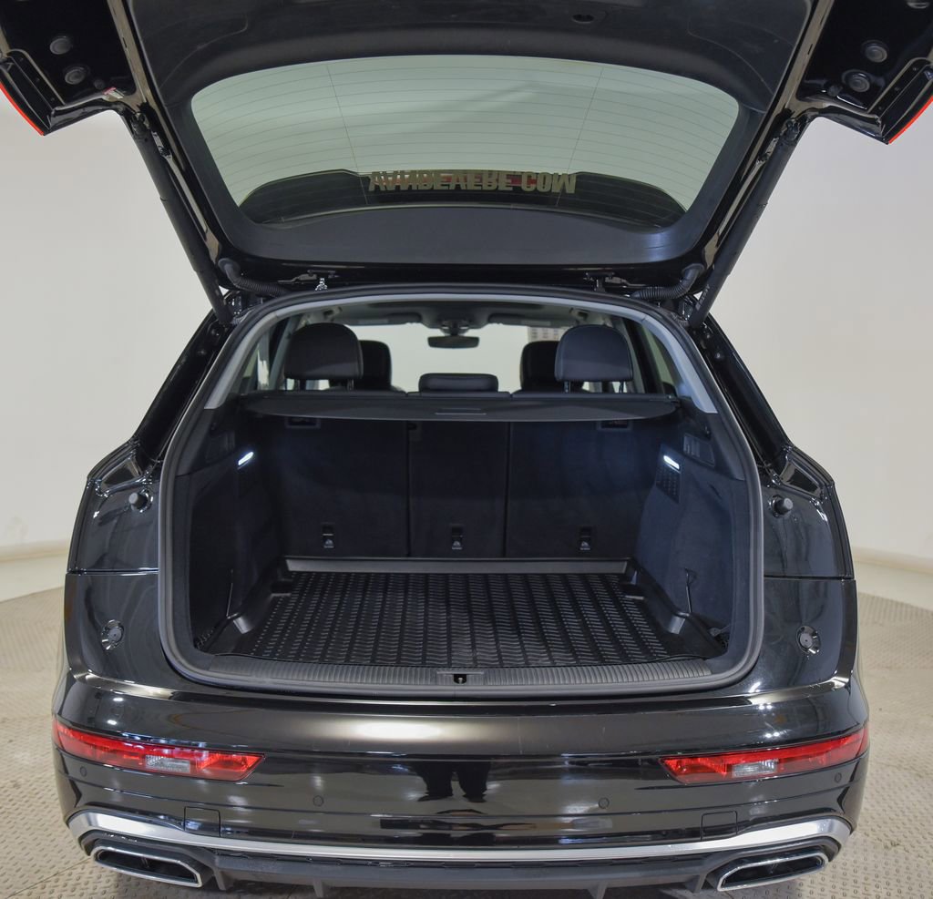 Used 2023 Audi Q5 2.0T Premium w/ Convenience Package image 16
