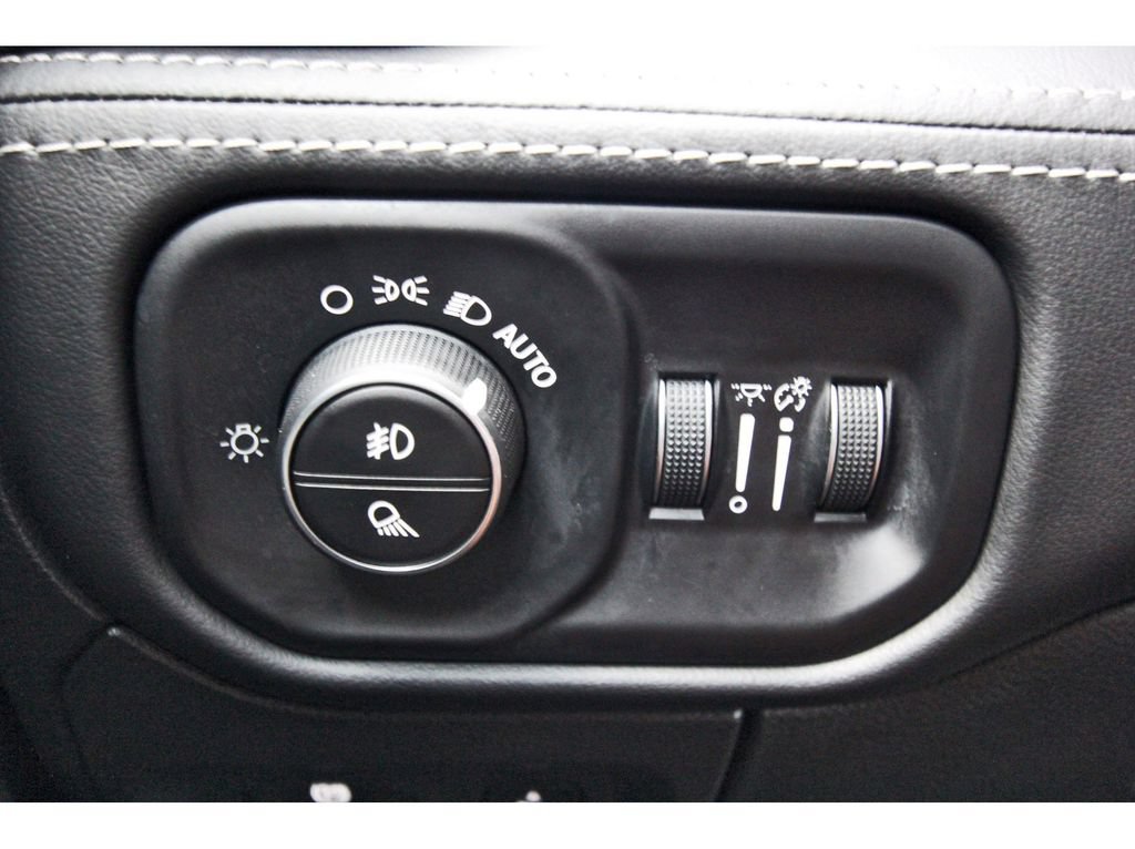 Used 2025 RAM 1500 Limited w/ Body Color Bumper Group AWD/4WD image 21