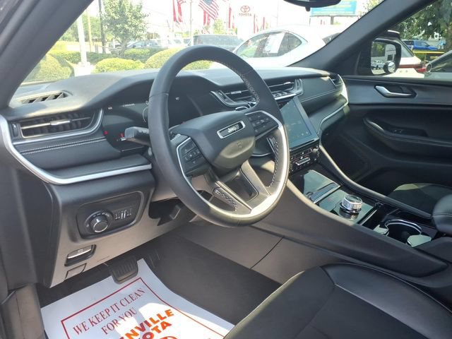 Used 2023 Jeep Grand Cherokee Altitude AWD/4WD image 16