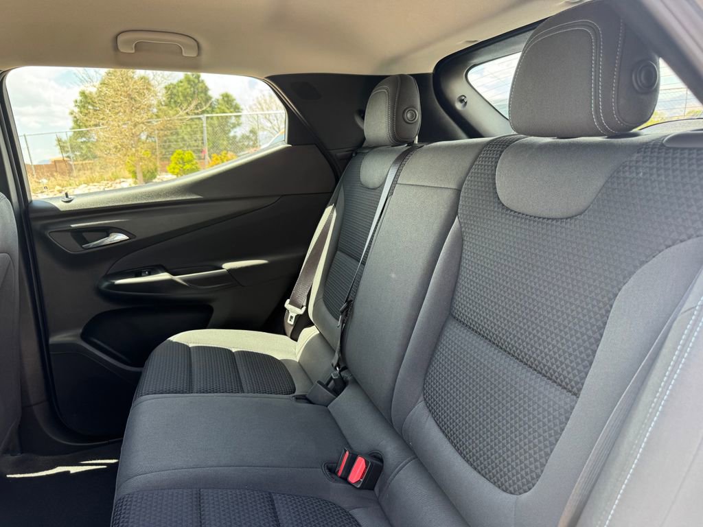 Used 2022 Chevrolet Bolt EUV LT w/ Comfort Package FWD image 8