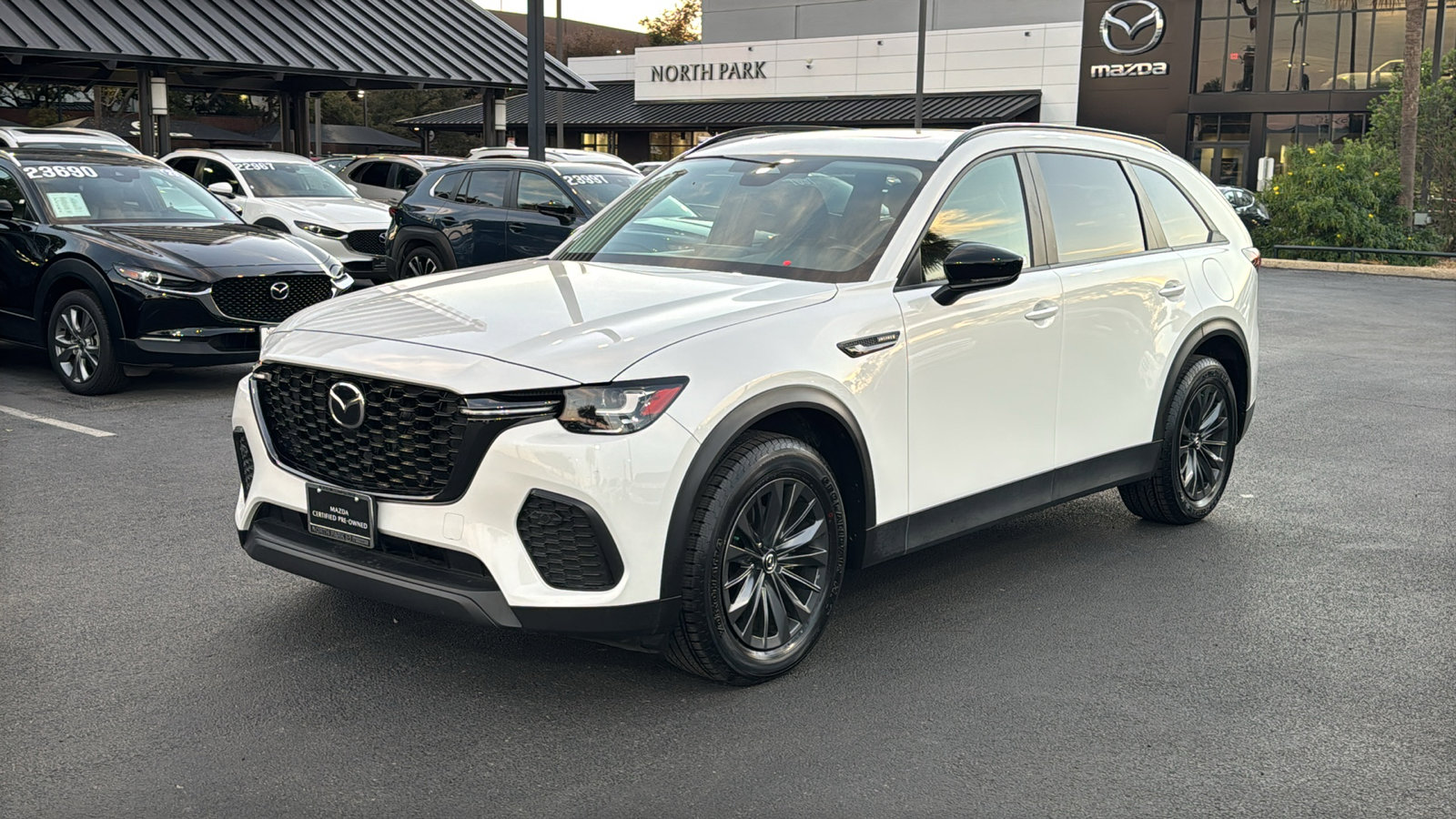 Certified 2025 MAZDA CX-70 3.3 Turbo w/ Preferred Package image 4