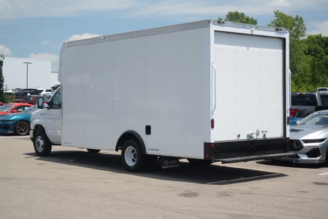 New 2027 Ford E-450 and Econoline 450 Super Duty w/ Power Equipment Group RWD image 18
