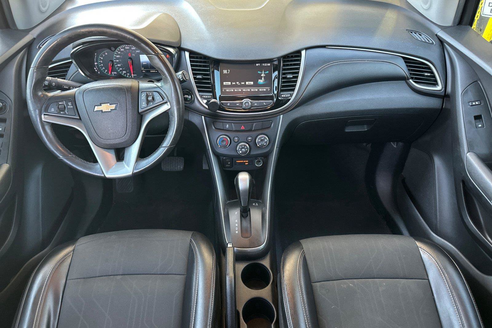 Used 2017 Chevrolet Trax LT w/ LT Convenience Package FWD image 13