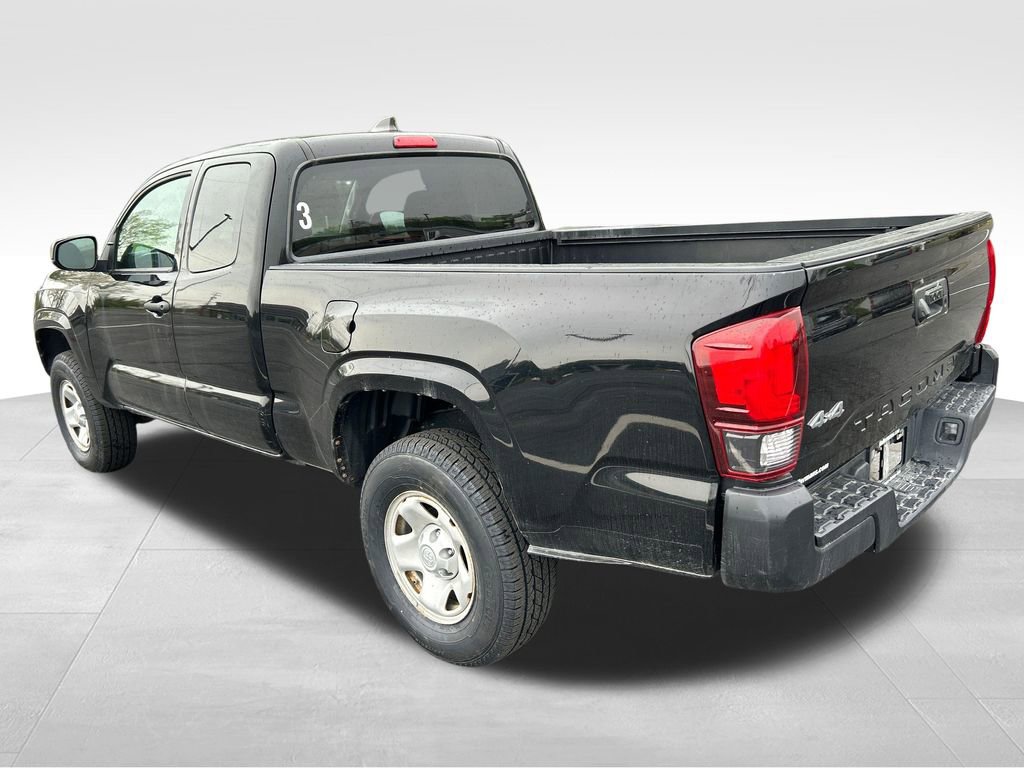 Certified 2022 Toyota Tacoma SR AWD/4WD image 4