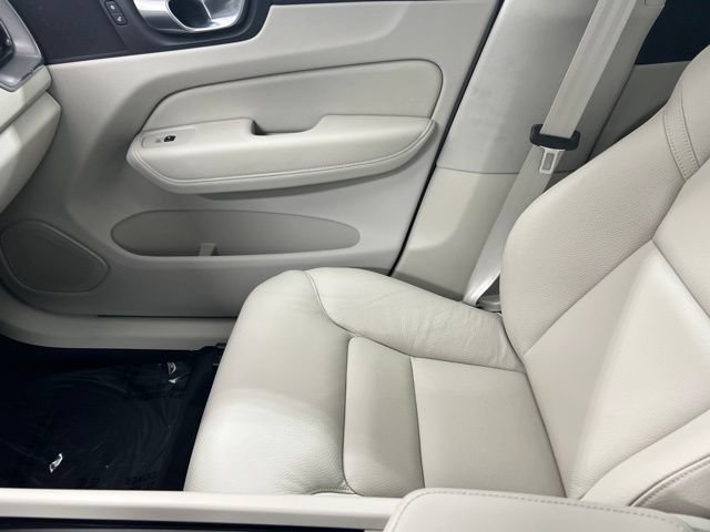 Used 2024 Volvo XC60 B5 Core w/ Protection Package Premier AWD/4WD image 20