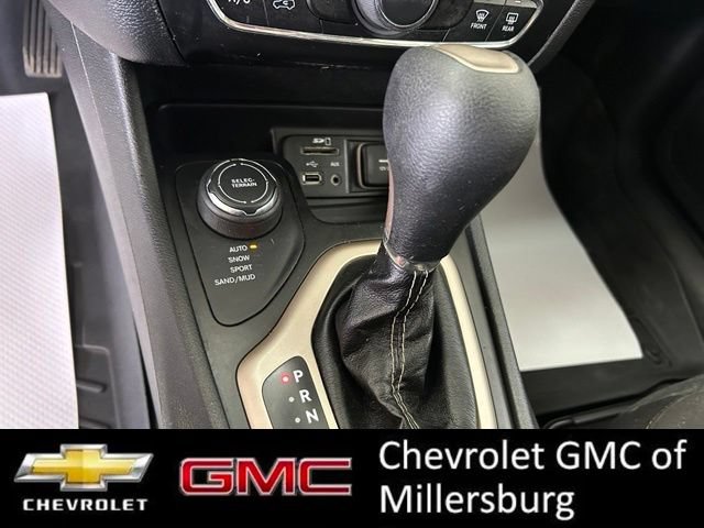 Used 2018 Jeep Cherokee Latitude w/ Altitude Package AWD/4WD image 20