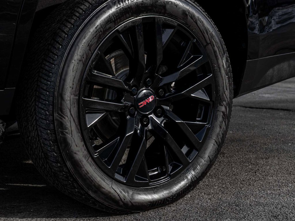 Used 2023 GMC Yukon SLT image 10