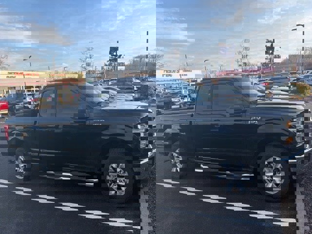 Used 2017 Ford F150 XLT image 1