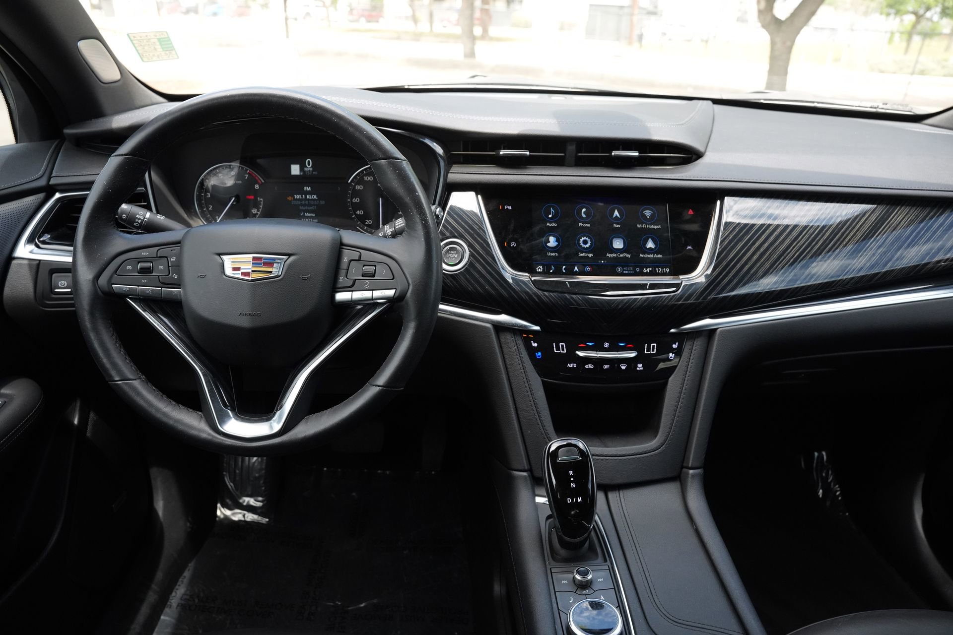 Certified 2024 Cadillac XT6 Premium Luxury FWD image 9