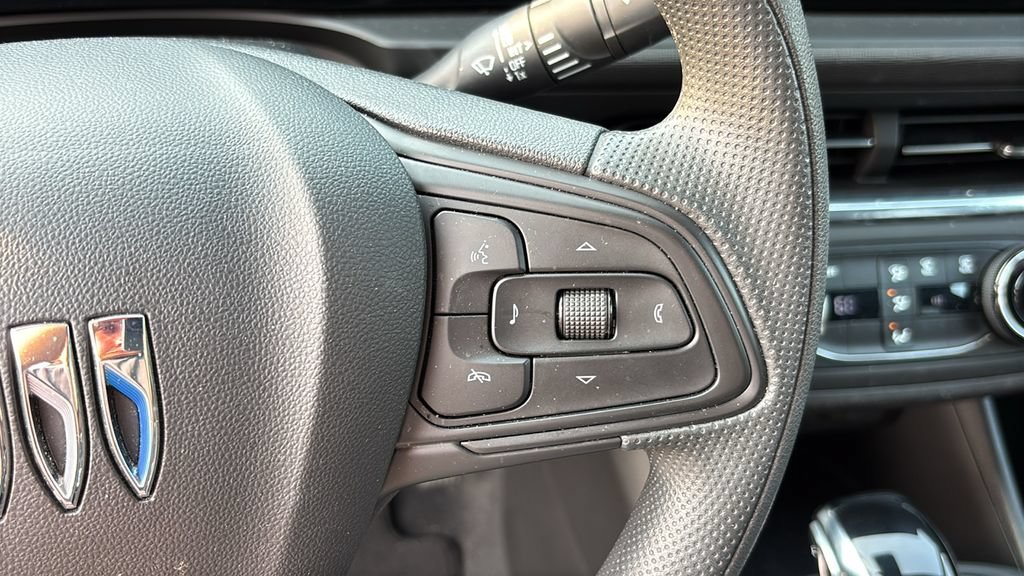 Used 2025 Buick Envista Preferred FWD image 18