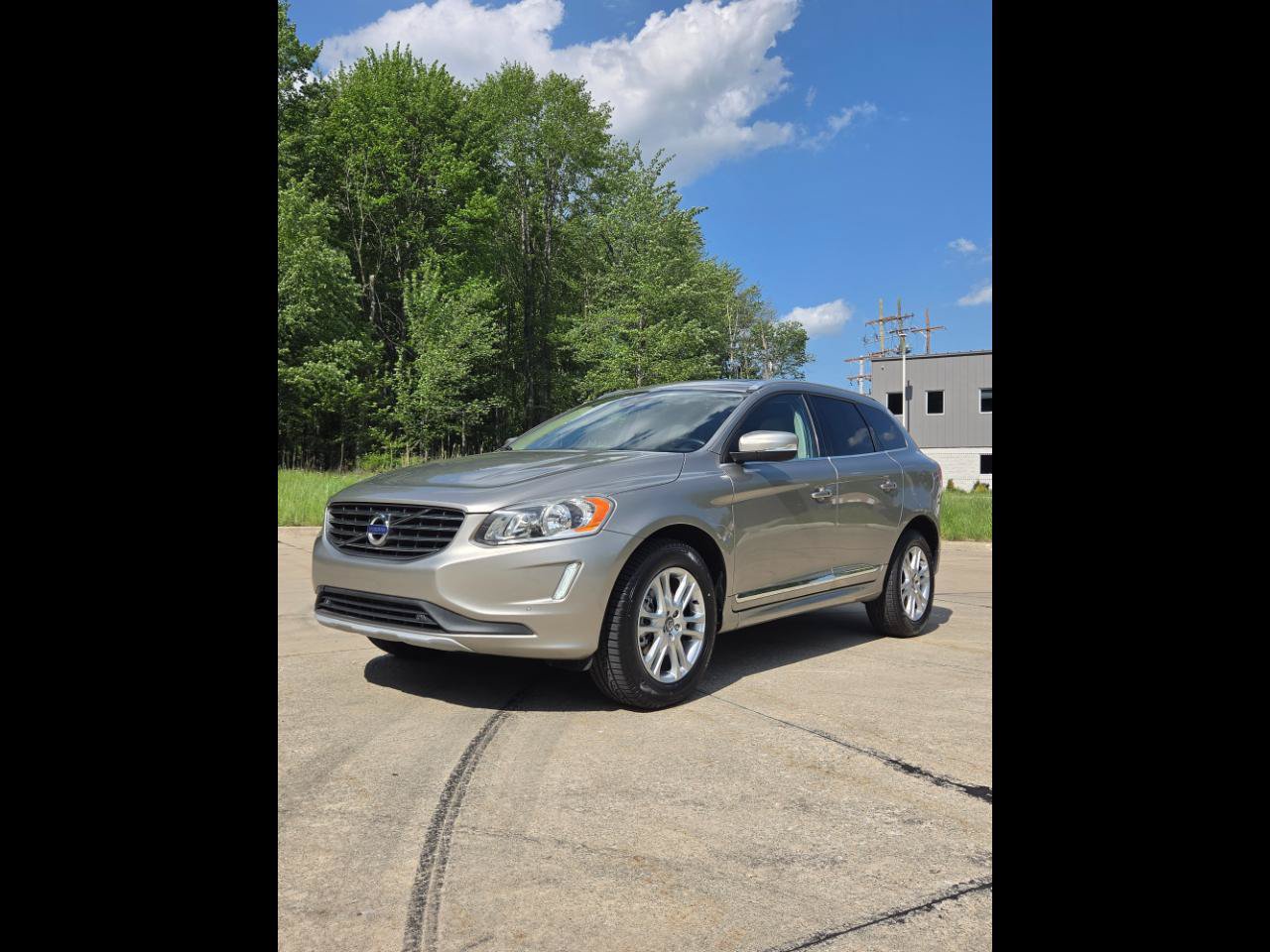 Used 2016 Volvo XC60 T5 Premier w/ Protection Package AWD/4WD image 1