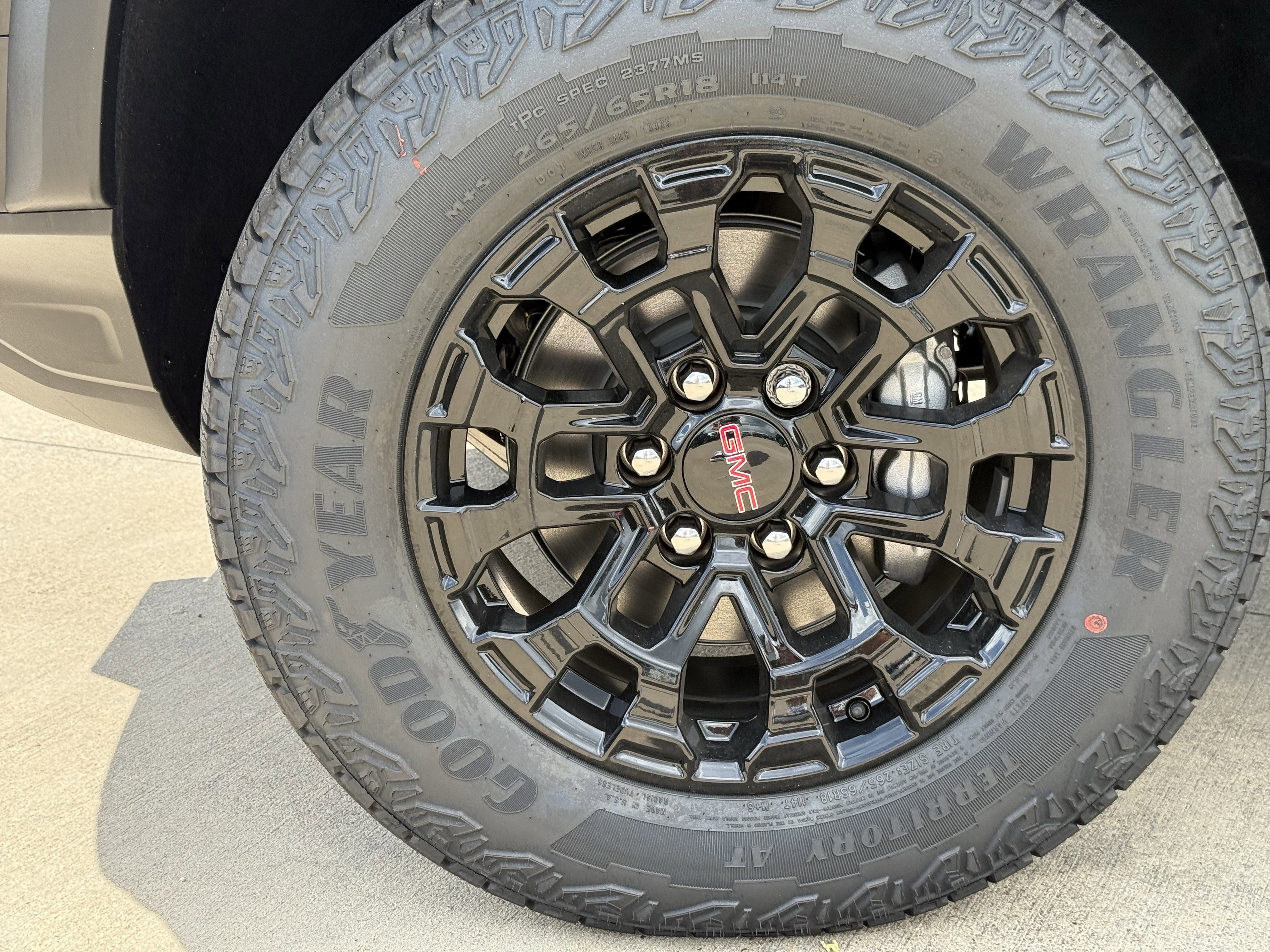 New 2026 GMC Canyon Elevation w/ Convenience Package image 9