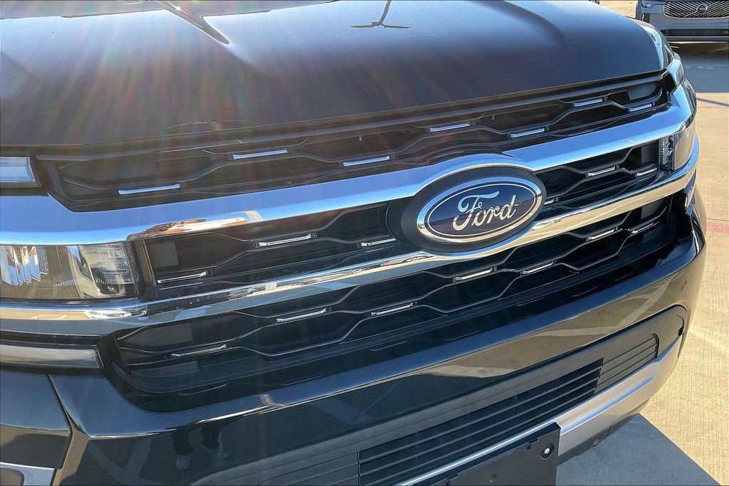 Used 2024 Ford Expedition Limited image 37