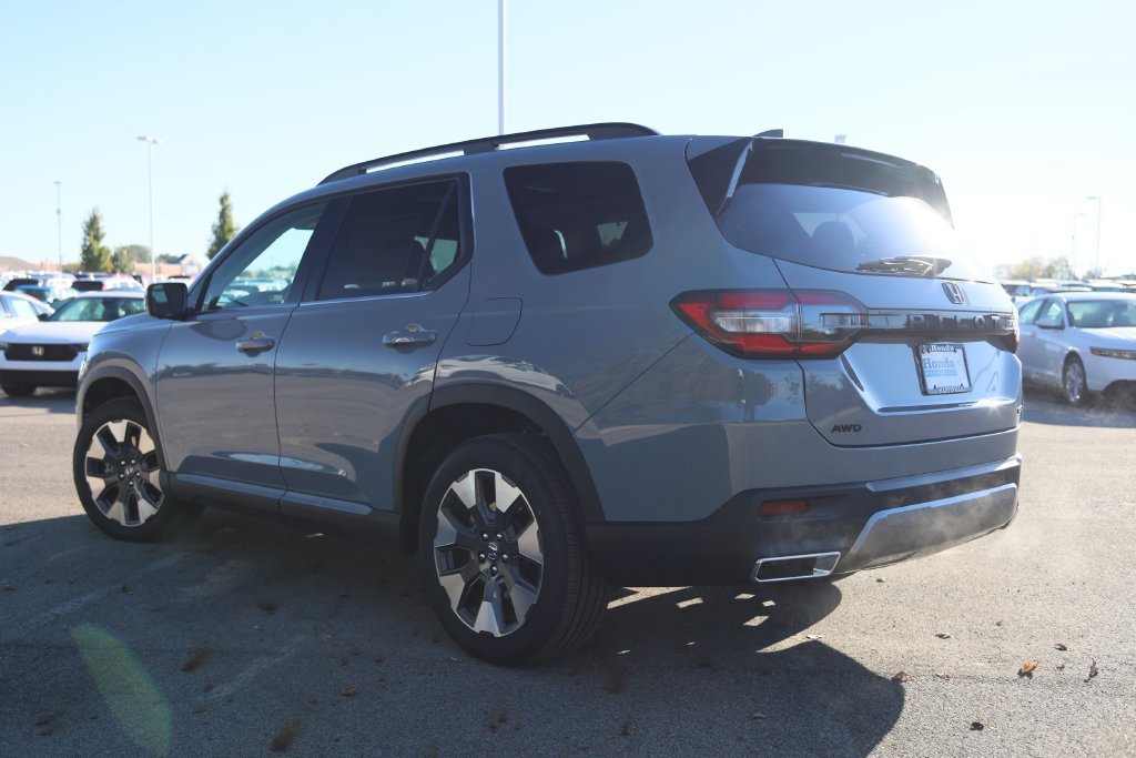 New 2026 Honda Pilot Touring image 4