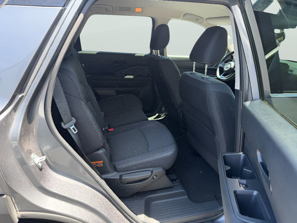 Used 2024 Nissan Pathfinder SV FWD image 16