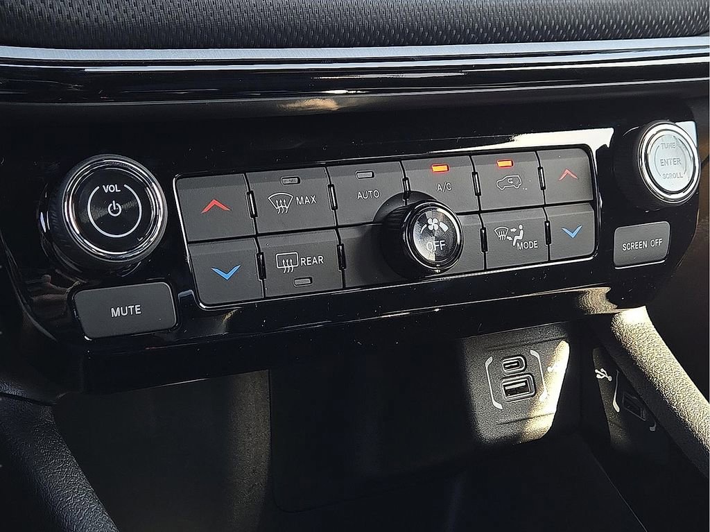 Used 2025 Jeep Compass Trailhawk w/ Sun & Sound Group image 28