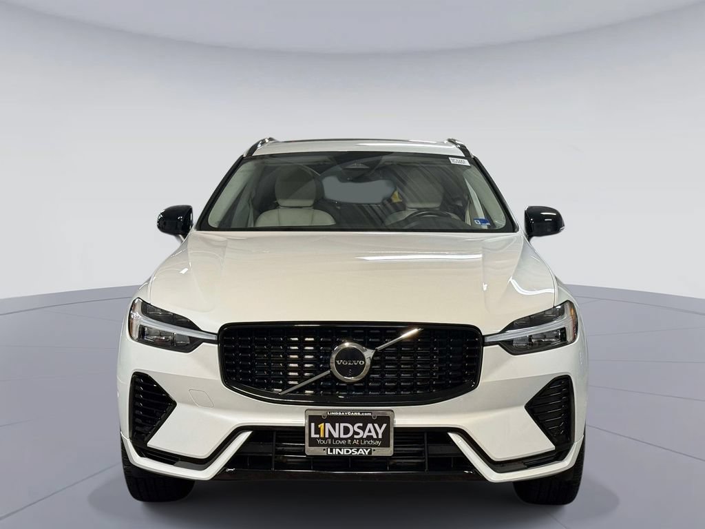 Used 2023 Volvo XC60 T8 Plus w/ Protection Package Premier AWD/4WD image 8