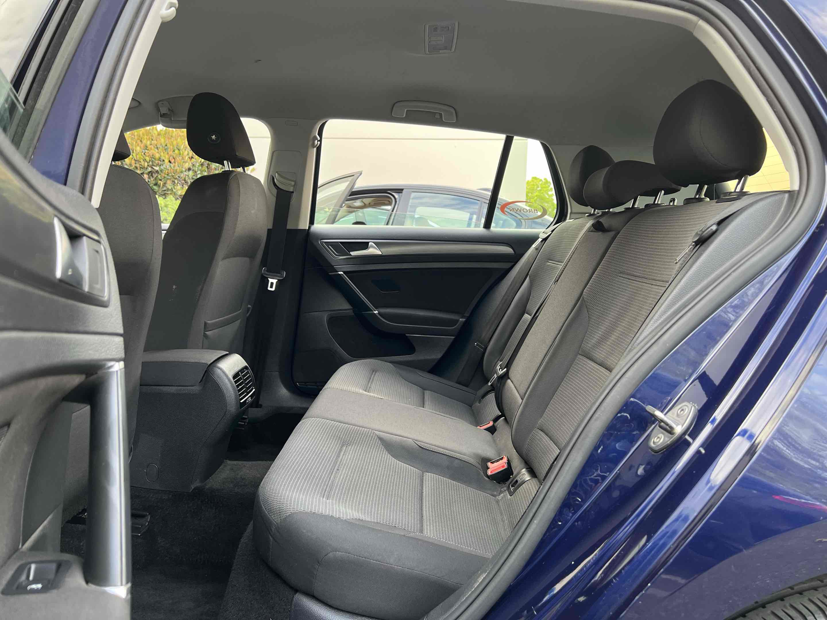 Used 2019 Volkswagen e-Golf SE w/ Driver Assistance Package image 5