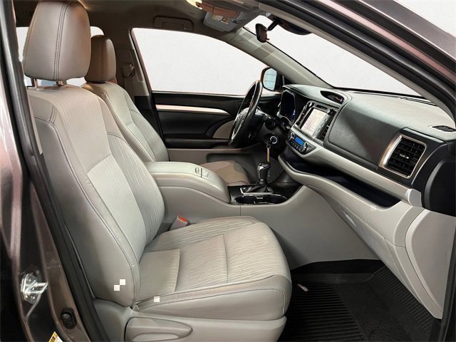 Used 2019 Toyota Highlander Plus image 16