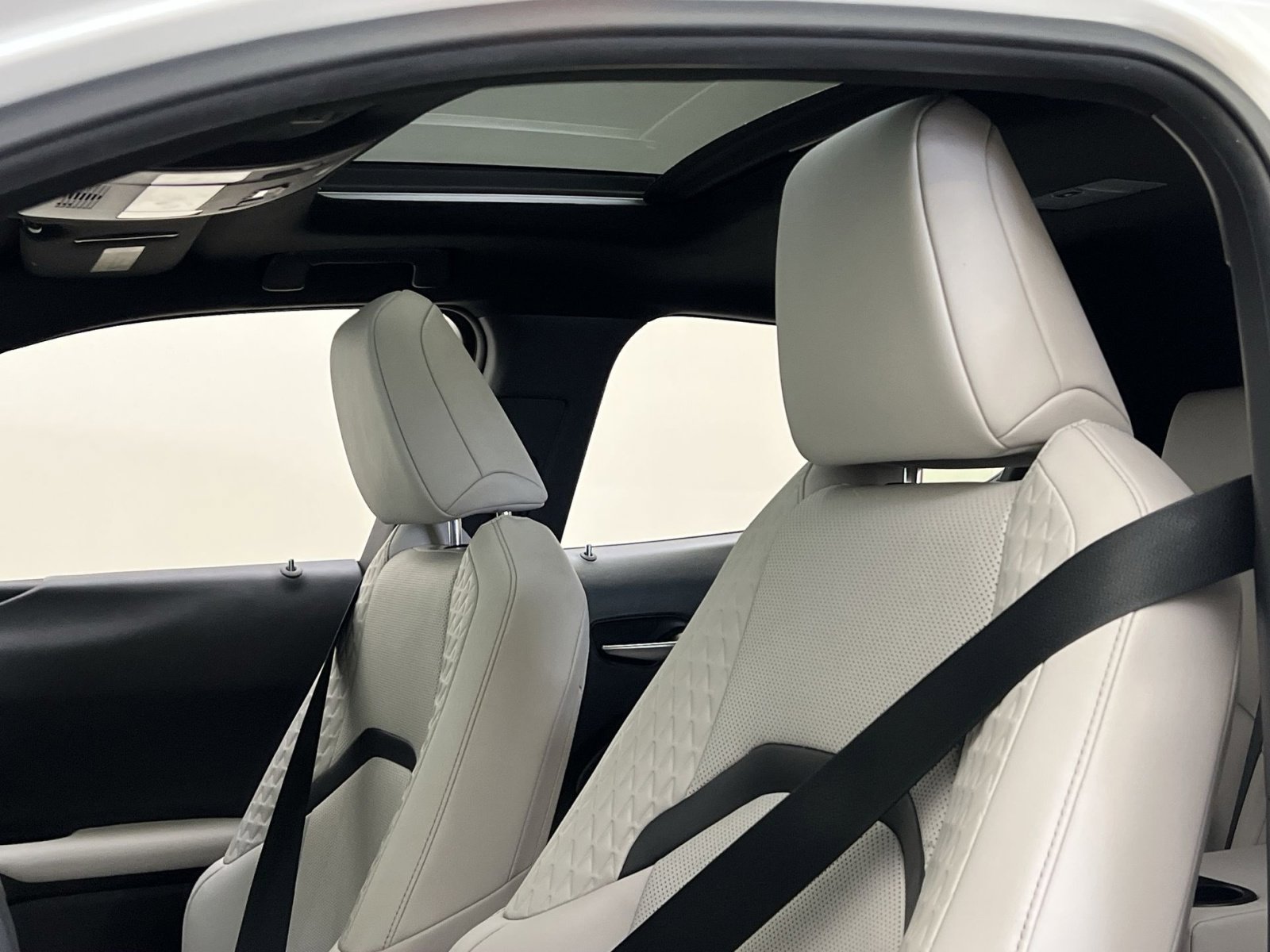 Used 2019 Lexus UX 200 image 22