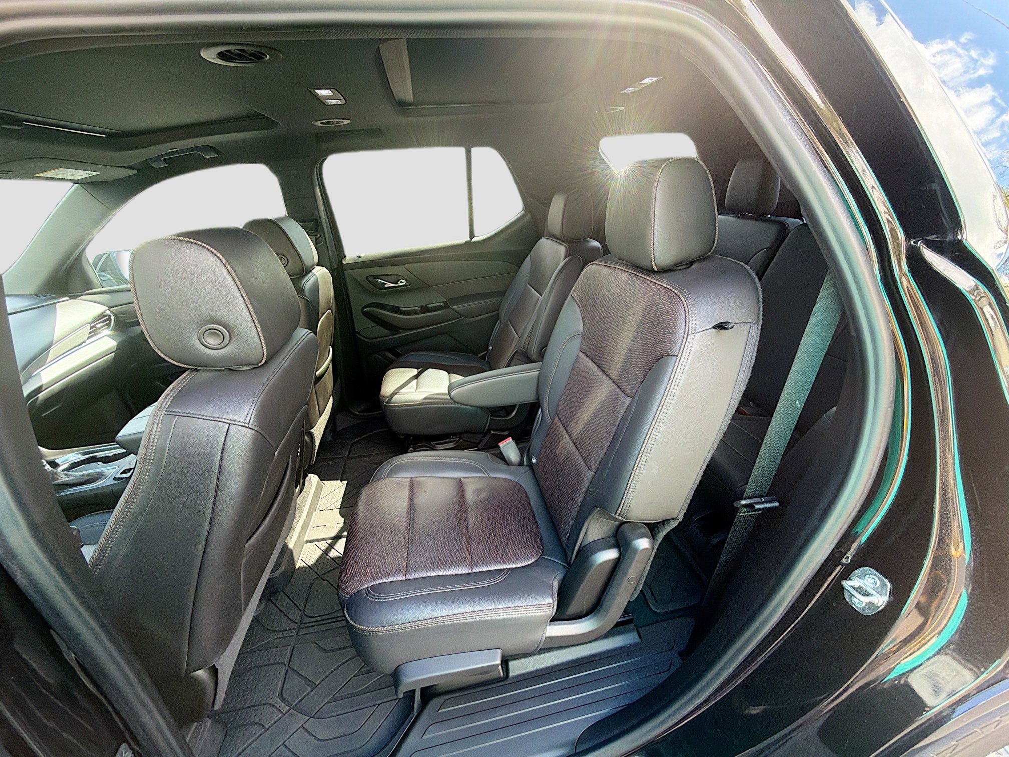 Used 2023 Chevrolet Traverse High Country image 24