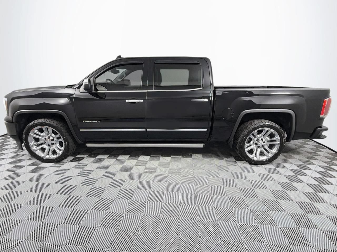Used 2017 GMC Sierra 1500 Denali AWD/4WD image 7