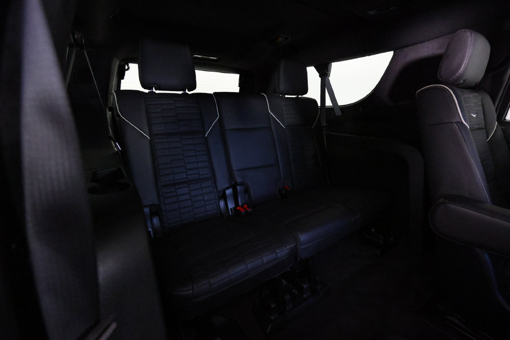Used 2025 Cadillac Escalade ESV V AWD/4WD image 12