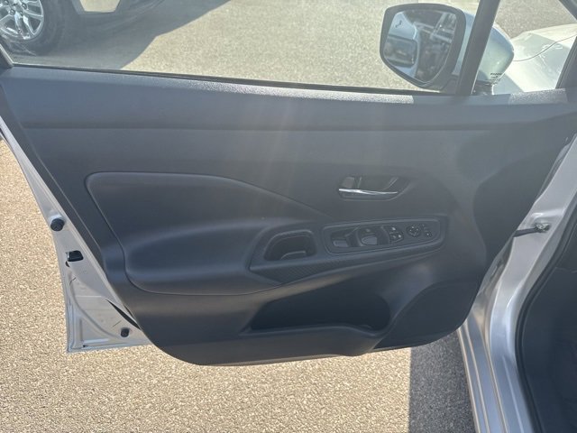 Used 2023 Nissan Versa SV image 13