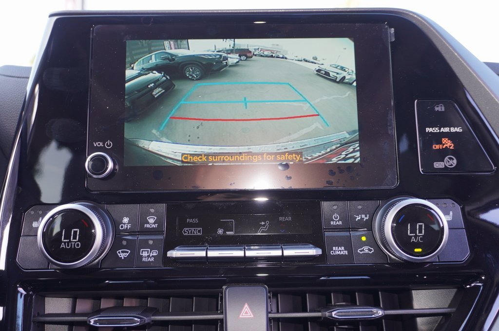 New 2026 Toyota Highlander XLE image 17