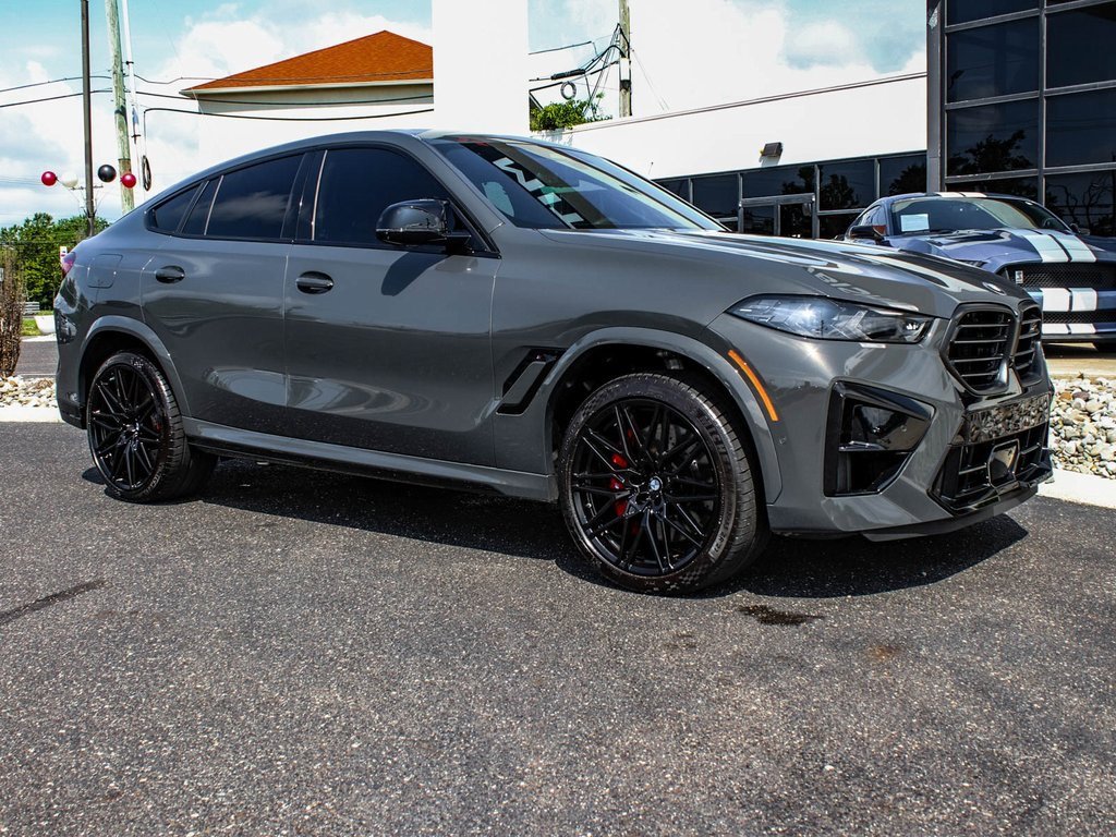 Used 2025 BMW X6 M Competition w/ Executive Package image 3