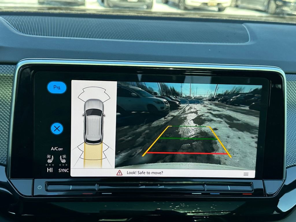 Used 2025 Volkswagen Atlas Cross Sport SEL image 17